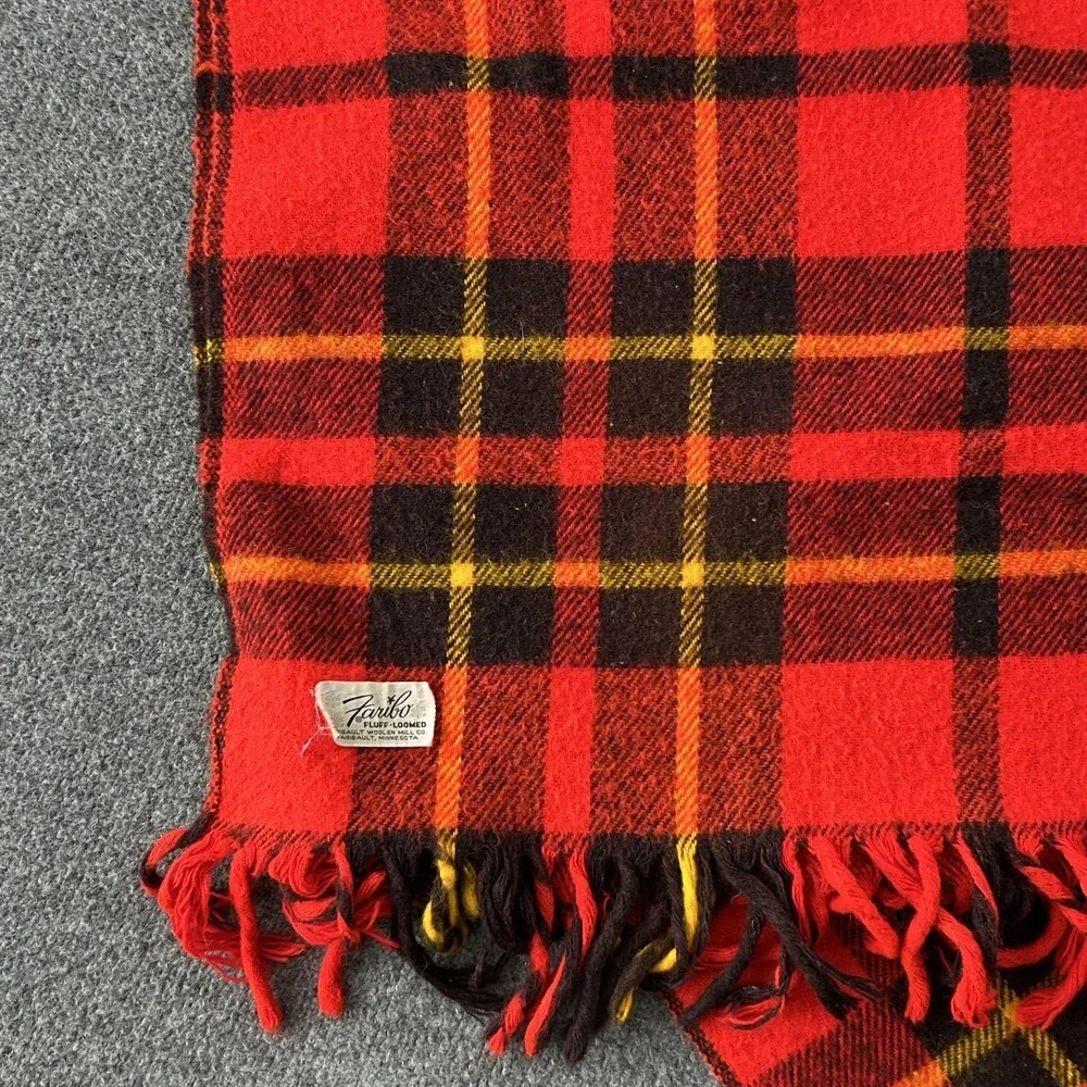Faribo Blanket Fluff Loomed Wool Throw Red Black Plaid 50‎ X 60 Fringe Vintage